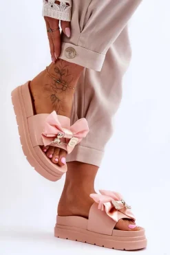 Klapki Z Kokardą I Ozdobnym Misiem Jasnoróżowe Suzy