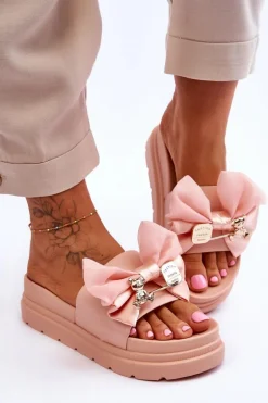 Klapki Z Kokardą I Ozdobnym Misiem Jasnoróżowe Suzy