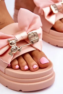 Klapki Z Kokardą I Ozdobnym Misiem Jasnoróżowe Suzy