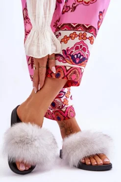 Klapki Z Naturalnym Futerkiem Białe Naturis