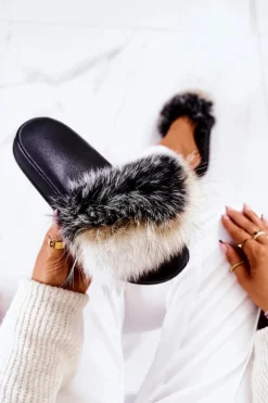 Klapki Z Naturalnym Futerkiem Biało-Czarne Naturis