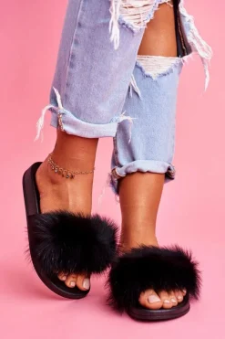 Klapki z Naturalnym Futerkiem Czarne Naturis