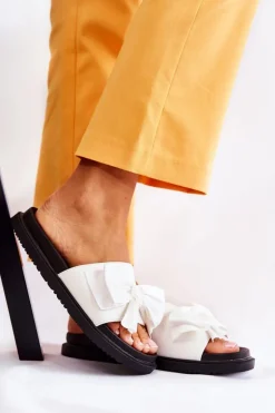 Klasyczne Damskie Klapki Skórzane Z Kokardą Białe Dessy