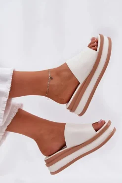 Klasyczne Klapki Damskie Na Platformie I Koturnie Białe Florenis