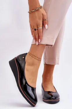 Klasyczne Lakierowane Czółenka Na Koturnie Czarne Paola