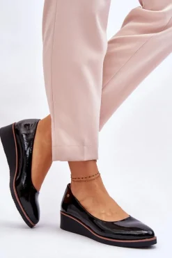 Klasyczne Lakierowane Czółenka Na Koturnie Czarne Paola