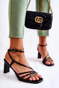 Klasyczne Lakierowane Sandały Na Obcasie Czarne Milani