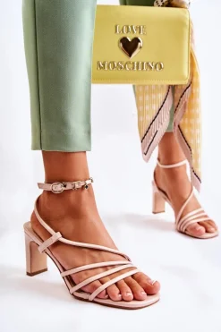 Klasyczne Lakierowane Sandały Na Obcasie Beżowe Milani