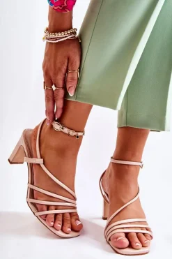 Klasyczne Lakierowane Sandały Na Obcasie Beżowe Milani