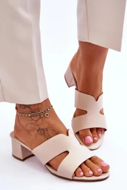 Klasyczne Skórzane Klapki Na Niskim Obcasie Beżowe Miley