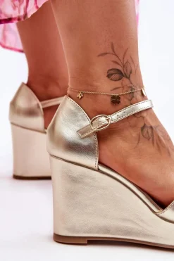 Klasyczne Skórzane Sandały Na Koturnie Złote Givana