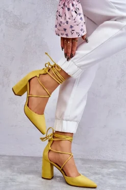 Klasyczne Wiązane Zamszowe Czółenka Żółte Lucira