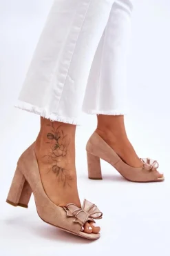 Klasyczne Zamszowe Czółenka Z Kokardą Beżowe Corey