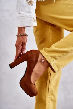 Klasyczne Zamszowe Czółenka Na Obcasie Camel Soro