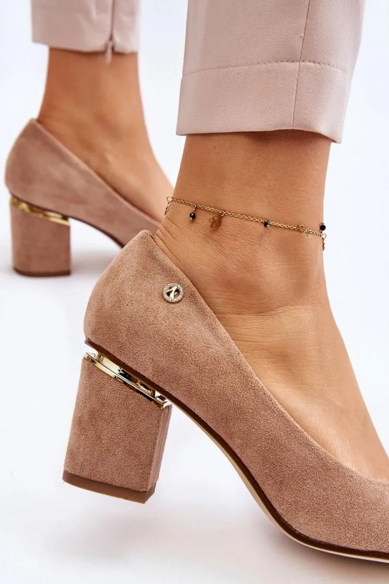 Klasyczne Zamszowe Czółenka Na Obcasie Z Ozdobą Beżowe Derren