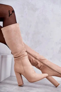 Klasyczne Zamszowe Kozaki Na Obcasie Ciemnobeżowe Tressa