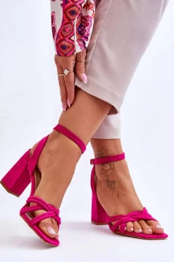 Klasyczne Zamszowe Sandały Na Słupku Fuksja Bernett