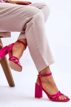 Klasyczne Zamszowe Sandały Na Słupku Fuksja Bernett