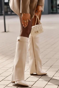 Kozaki Damskie Eko Skórzane Z Wywiniętą Cholewką Na Słupku Jasnobeżowe Avamora