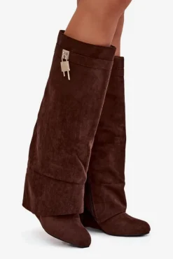 Kozaki Damskie Na Koturnie Z Paskiem I Srebrnym Detalem Czekoladowe Korivelle