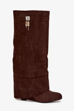 Kozaki Damskie Na Koturnie Z Paskiem I Srebrnym Detalem Czekoladowe Korivelle