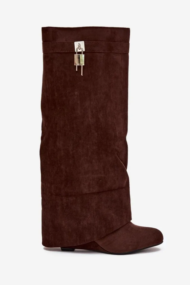 Kozaki Damskie Na Koturnie Z Paskiem I Srebrnym Detalem Czekoladowe Korivelle