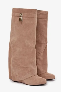 Kozaki Damskie Na Koturnie Z Paskiem I Srebrnym Detalem Beżowe Korivelle