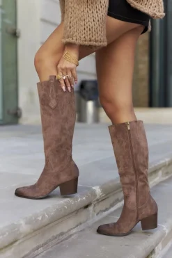 Kozaki Damskie Na Obcasie Zamszowe Beżowe Sillogue