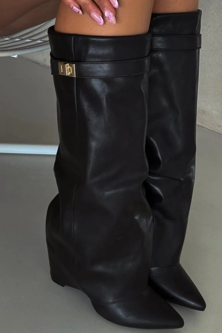 Kozaki Damskie Na Słupku Z Wywiniętą Cholewką I Złotym Detalem Czarne Diorna