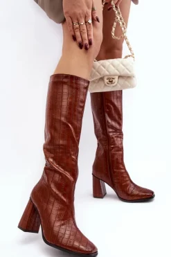 Kozaki Damskie Na Słupku Z Ozdobnym Tłoczeniem Brązowe Vabaria