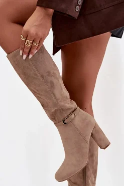 Kozaki Damskie Na Słupku Ze Złotą Klamrą Ocieplane Beżowe Seraphine