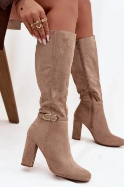 Kozaki Damskie Na Słupku Ze Złotą Klamrą Ocieplane Beżowe Seraphine