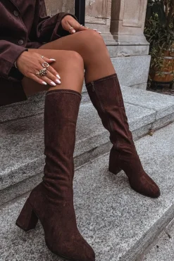 Kozaki Damskie Na Słupku Z Eko Zamszu Czekoladowe Yelisse