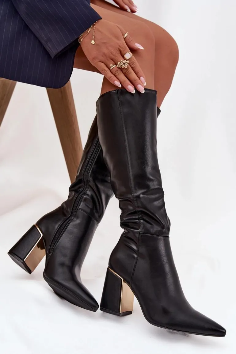 Kozaki Damskie Na Słupku Ze Złotym Elementem Czarne Alessine