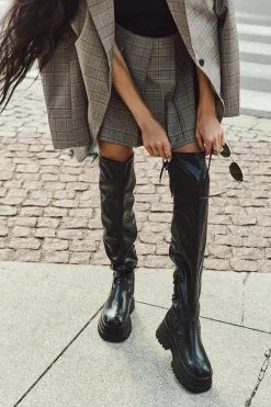 Kozaki Damskie Za Kolano Na Masywnej Platformie Czarne Erisna