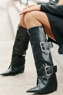 Kozaki Do Kolana Na Koturnie Z Wywiniętą Cholewką I Klamrami Tamirla