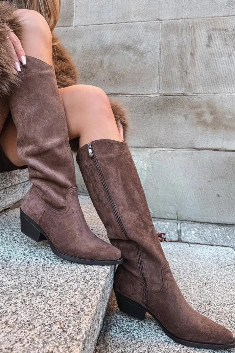 Kozaki Kowbojki Damskie Na Obcasie Z Eko Zamszu Brązowe Esmira