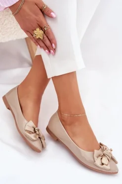 Lakierowane Baleriny Z Kokardą I Złotą Broszką Ciemnobeżowe Rivona