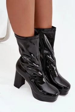 Lakierowane Botki Damskie Na Platformie I Słupkowym Obcasie Czarne Calvessa