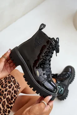 Lakierowane Botki Damskie Na Zamek Z Ozdobnym Sercem Czarne Obeena