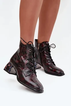 Lakierowane Botki Damskie Z Naturalnej Skóry Na Obcasie Z Kryształkami Artiker 57C0130 Bordowe