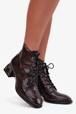 Lakierowane Botki Damskie Z Naturalnej Skóry Na Obcasie Z Kryształkami Artiker 57C0130 Bordowe