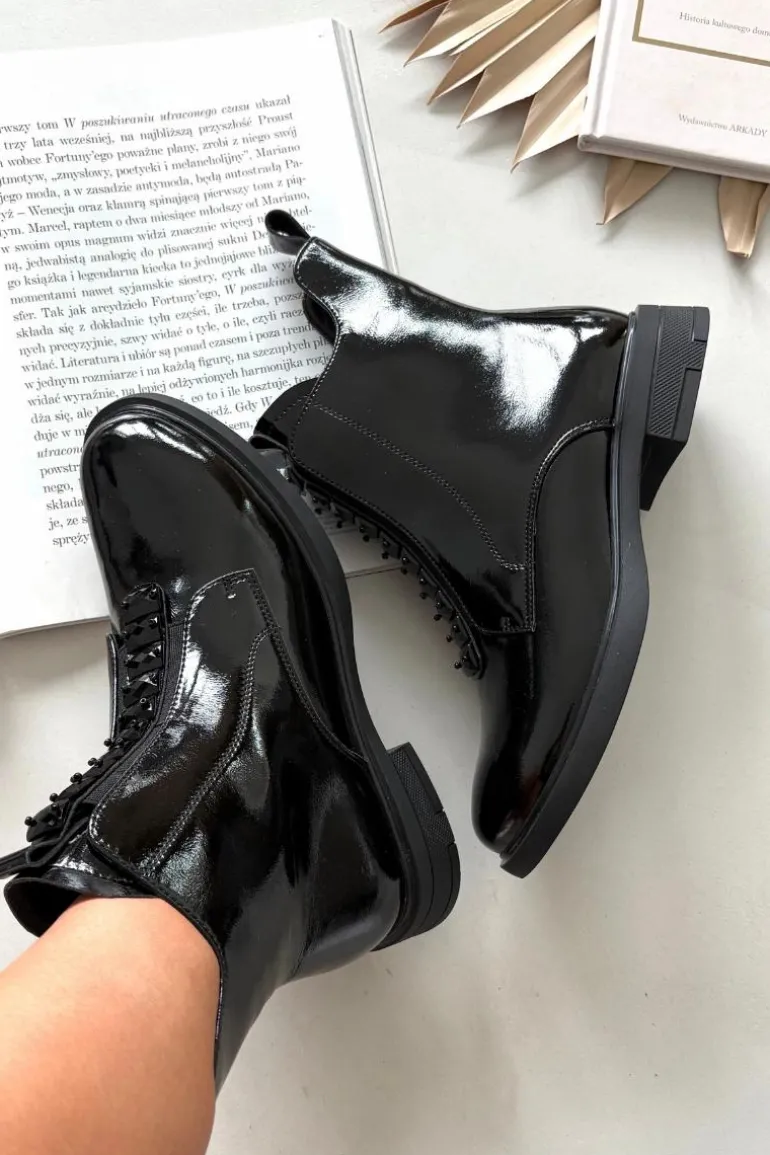 Lakierowane Botki Damskie Z Naturalnej Skóry D&A MR52-108 Czarne