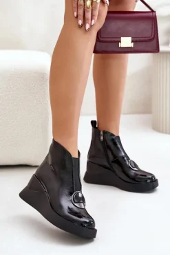 Lakierowane Botki Na Koturnie Ocieplane D&A MR880-136 Czarne