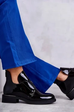 Lakierowane Botki Z Wycięciami Na Płaskim Obcasie Czarne Eunice