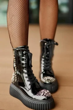 Lakierowane Botki Ze Zdobieniem Na Platformie D&A MR880-079 Czarne