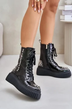 Lakierowane Botki Ze Zdobieniem Na Platformie D&A MR880-079 Czarne