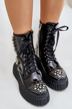 Lakierowane Botki Ze Zdobieniem Na Platformie D&A MR880-079 Czarne