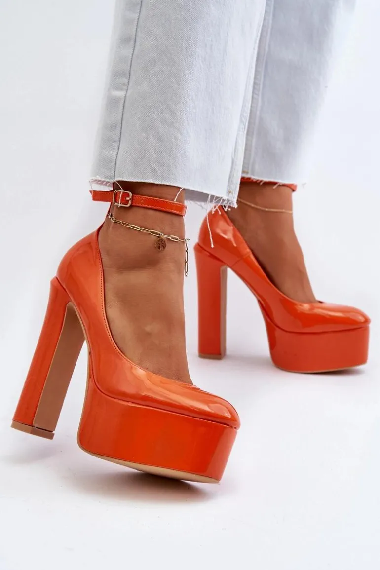 Lakierowane Czółenka Na Masywnej Platformie I Słupku Pomarańczowe Ninames