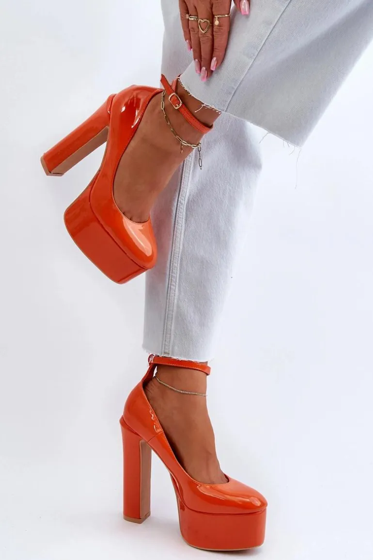 Lakierowane Czółenka Na Masywnej Platformie I Słupku Pomarańczowe Ninames